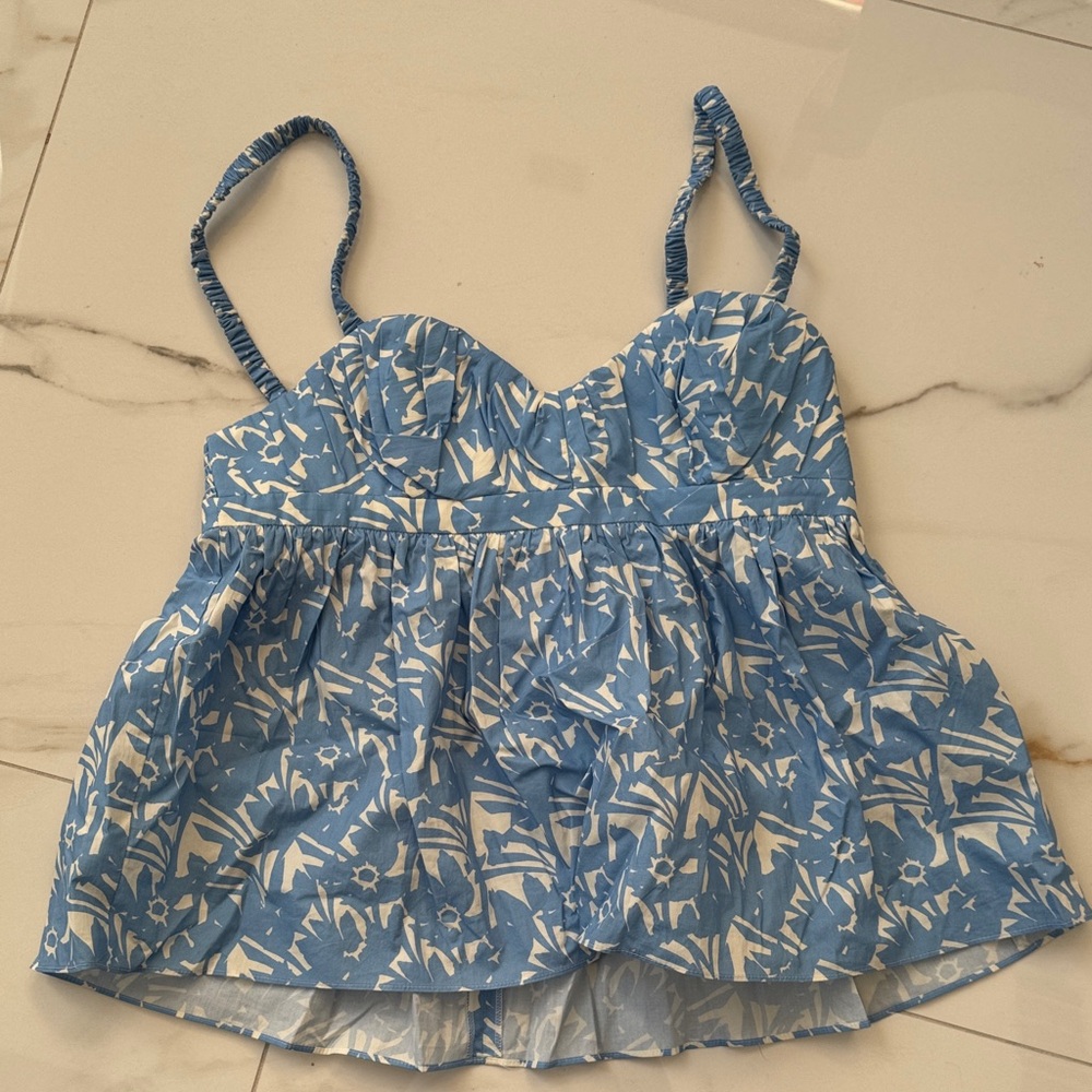 Amanda Uprichard Blue and White Floral Top M Elastic and zipper. Lined/ bra?